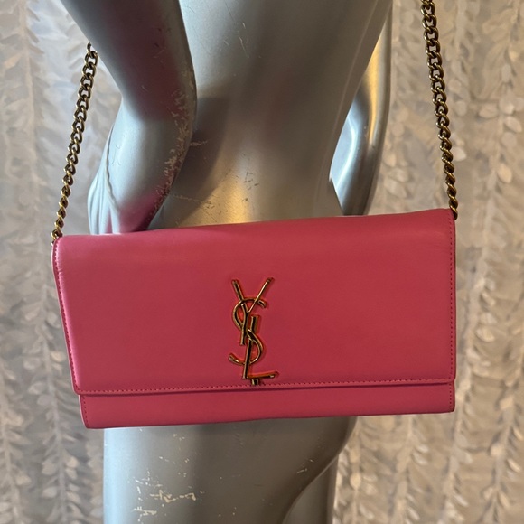 Yves Saint Laurent Vibrant Pink Clutch with Gold Chain/authentic - Picture 4 of 17
